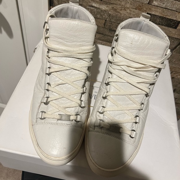 Balenciaga - Picture 11 of 11